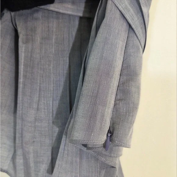 Gray Sleeveless Pleated Top - Picture 5 of 7